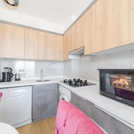 Lovely Flat With Central Location In Kepez