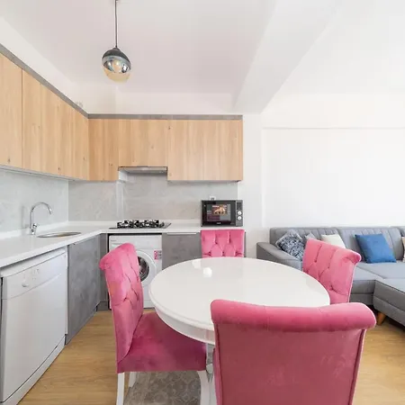 Apartment Lovely Flat With Central Location In Kepez